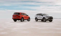 21MY-ISUZU-MU-X_EX_1_RHD_18_Center-Antenna_Red_Silver-scaled